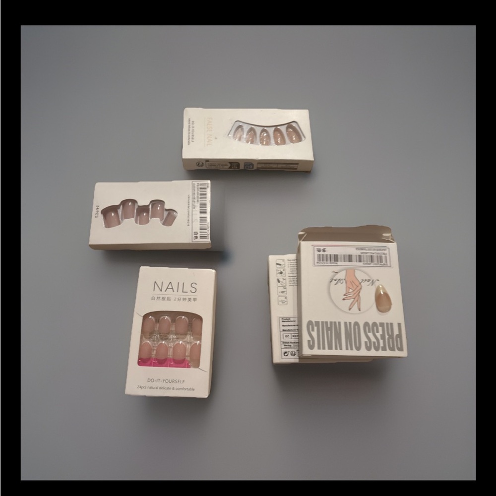 Press On Nails Set in Neutral/ French